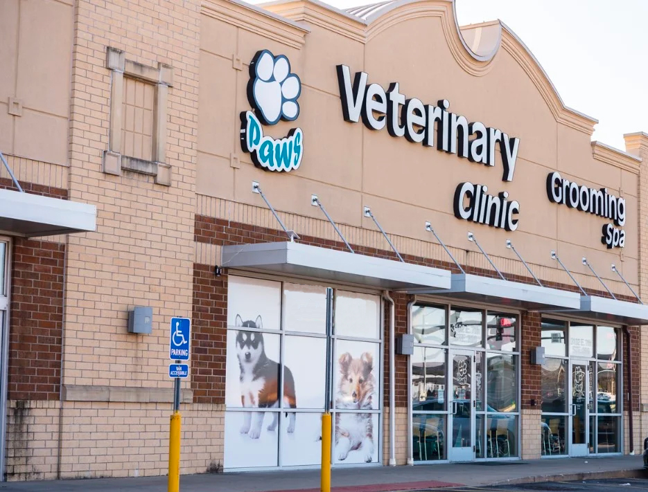 Paws Veterinary Clinic and Grooming Spa front view 